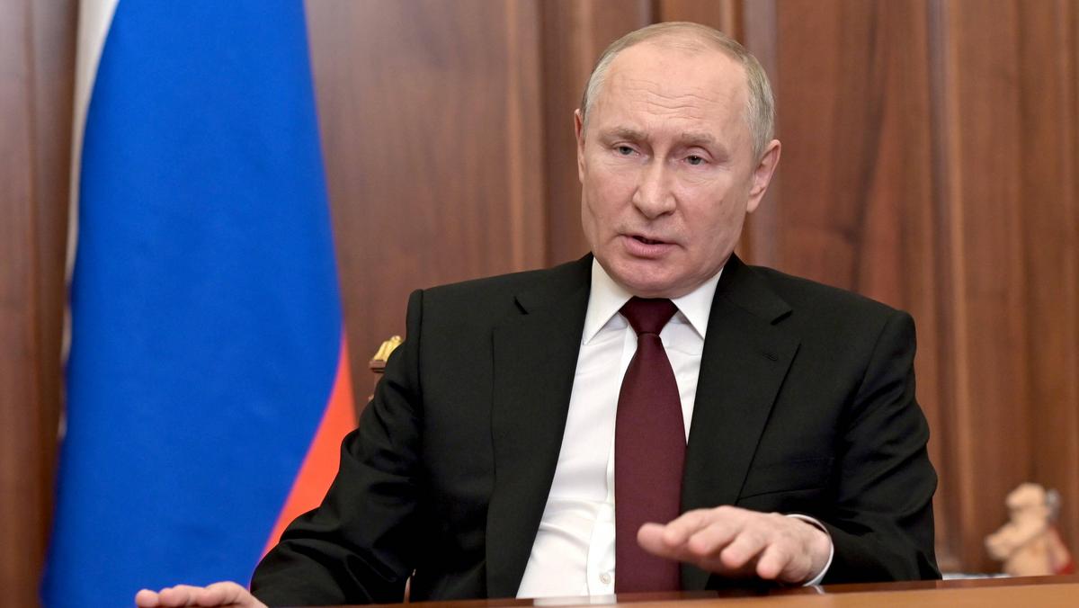 Prezydent Rosji Władimir Putin uznał niepodległość tzw. Donieckiej Republiki Ludowej i Ługańskiej Republiki Ludowej, terytoriów Ukrainy kontrolowanych przez prorosyjskich separatystów.