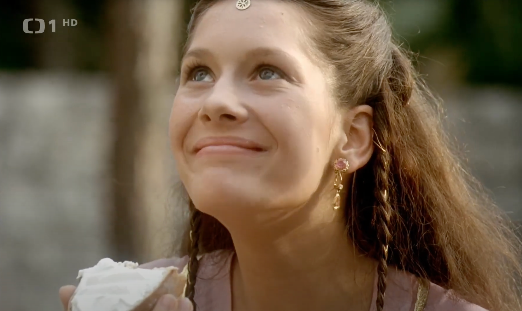 Česká herečka Barbora Seidlová v rozprávke Lotrando a Zubejda. 