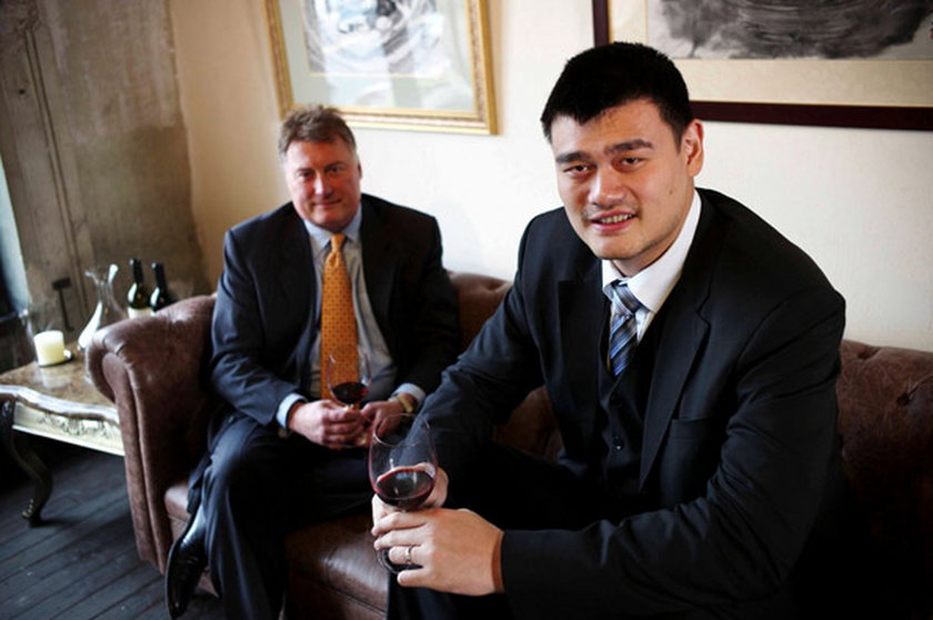 Yao Ming zarabia na winie!