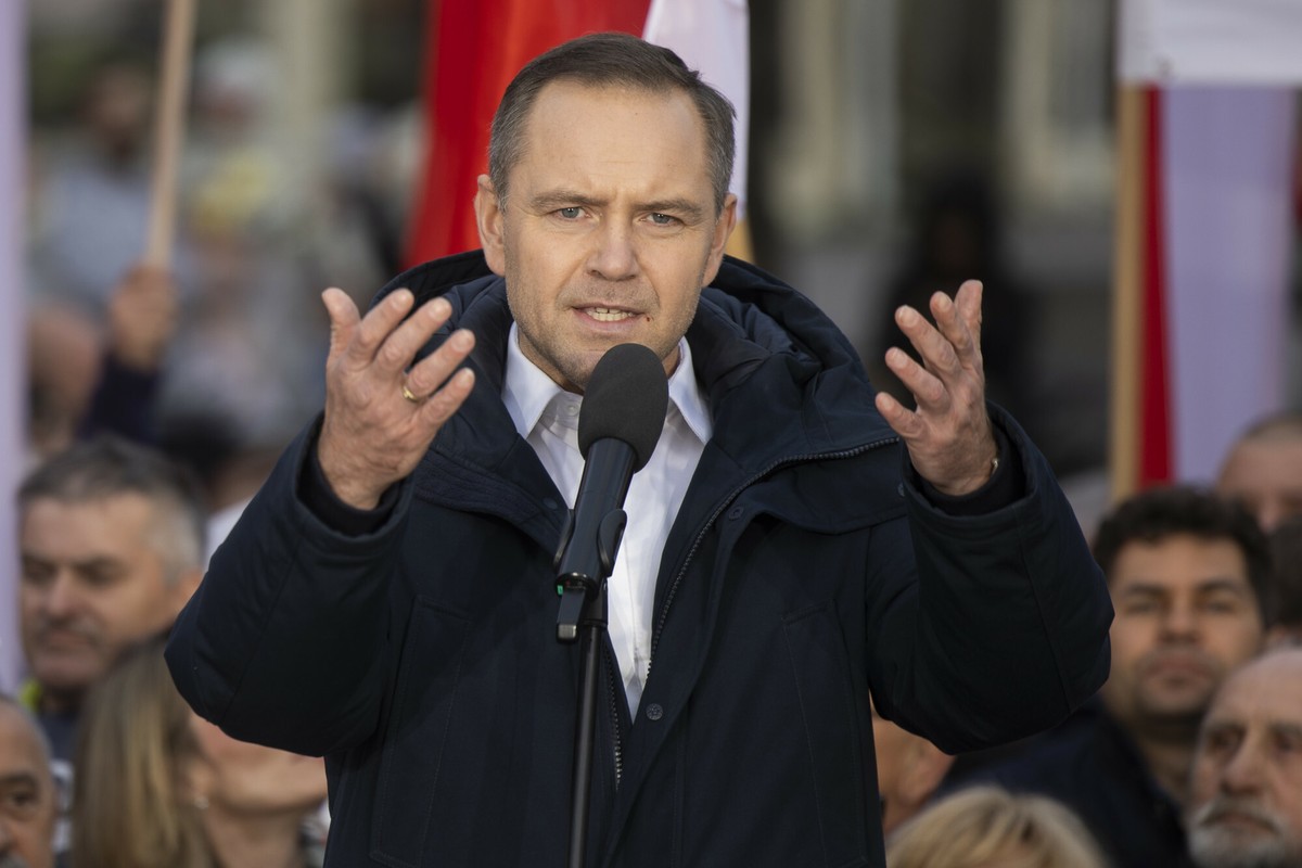 Premier ostro o Nawrockim. "Każda nowa informacja przyprawia mnie mdłości"