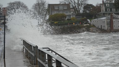 Huragan Sandy zatrzymał Romneya