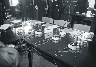 Bruksela: puste krzesła de Gaulle’a