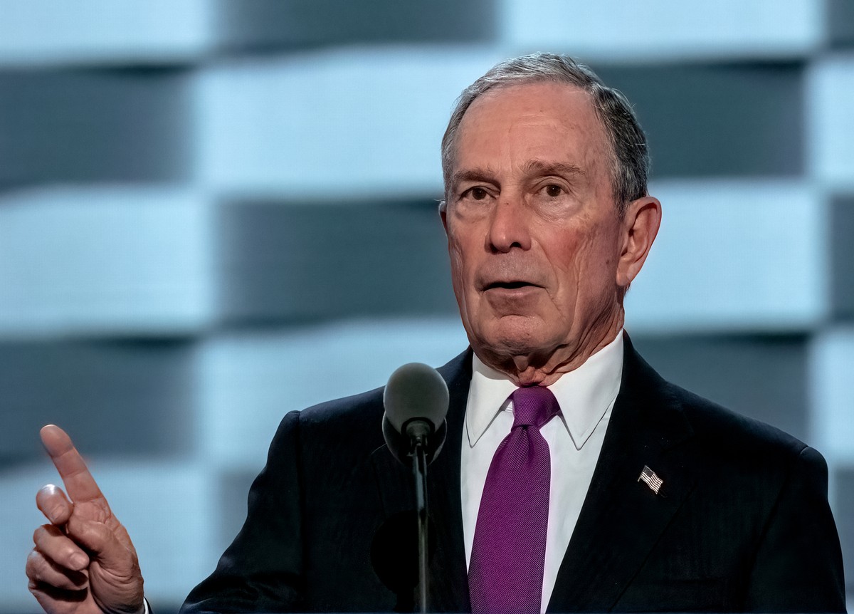 Michael Bloomberg ostrzega przed słabością USA. Porozumienie z Rosją grozi Europie