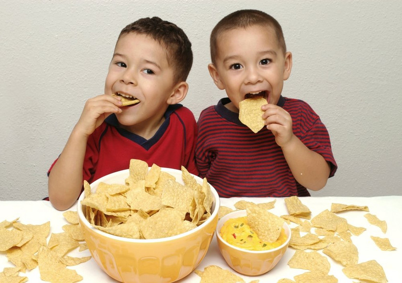 87 procent dzieci za główne źródło wiedzy o żywieniu podaje rodziców.