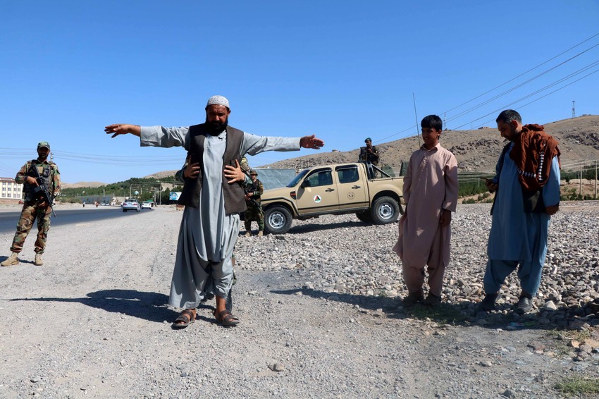 Kontrolni punkt avganistanske vojske u Heratu