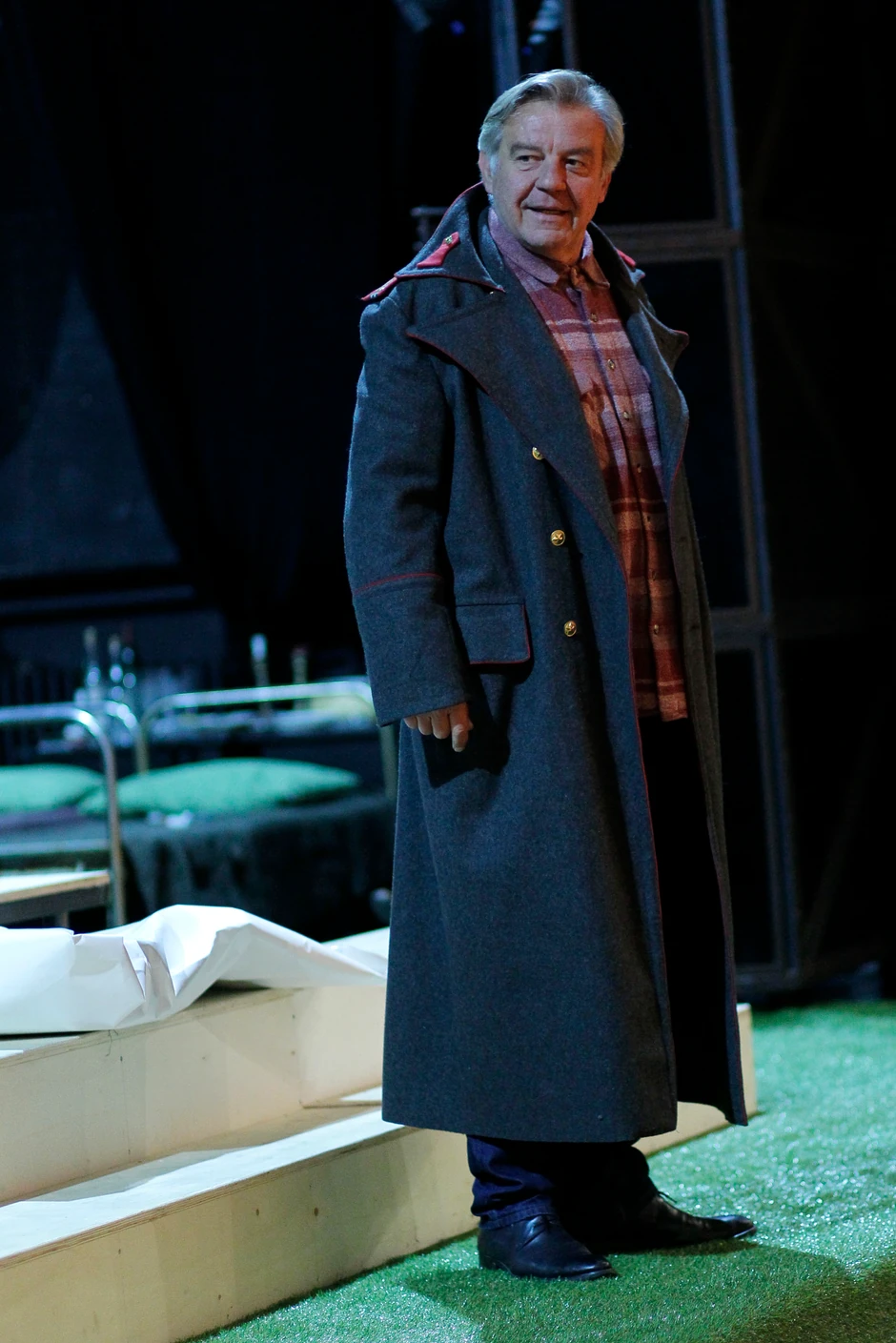 Nenad Ćirić u ulozi Narodnog heroja