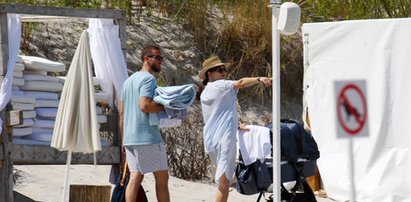 Anna Czartoryska miesiąc po porodzie na plaży