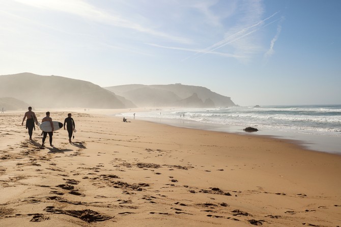 Biser Portugala je raj za surfere
