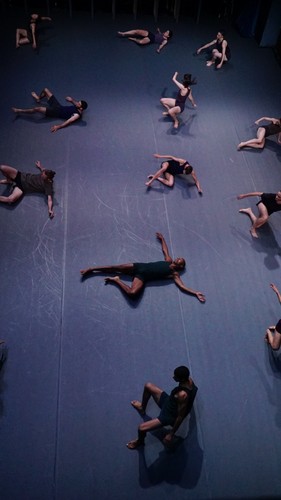 Kadr z filmu 'Mr. Gaga'; fot. Gadi Dagon