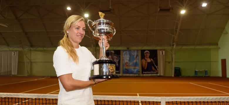 Angelique Kerber przywiozła do Polski puchar, który dostała za wygranie Australian Open
