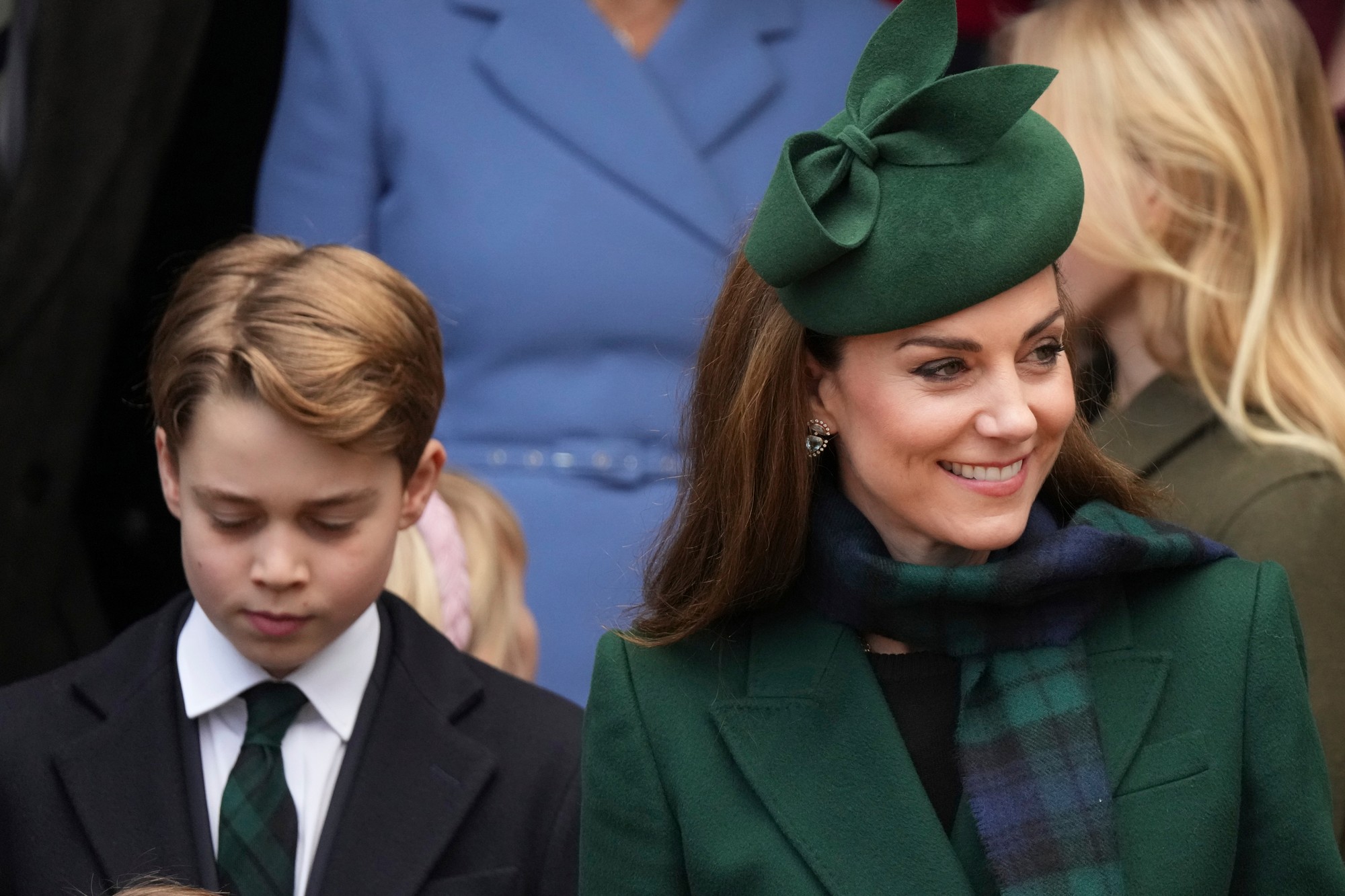 Britská kráľovská rodina sa 25. decembra 2024 zúčastnila vianočnej bohoslužby v Sandringhame - Kate a George.
