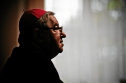 Zobacz samochody polskich biskupów. Zdjęcia