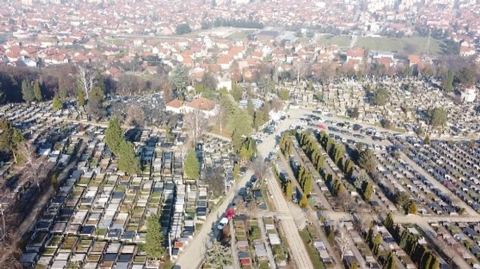 Petrovićima je groblje "stiglo" do kućnog praga