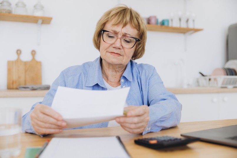 seniorka kobieta wniosek dokumenty emerytura
