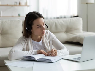 Pierwszym etapem działalności Polish-Ukrainian Forbes Women Academy będzie cykl webinarów, podczas których uczestniczki otrzymają wiedzę o polskim rynku pracy oraz jego kulturze