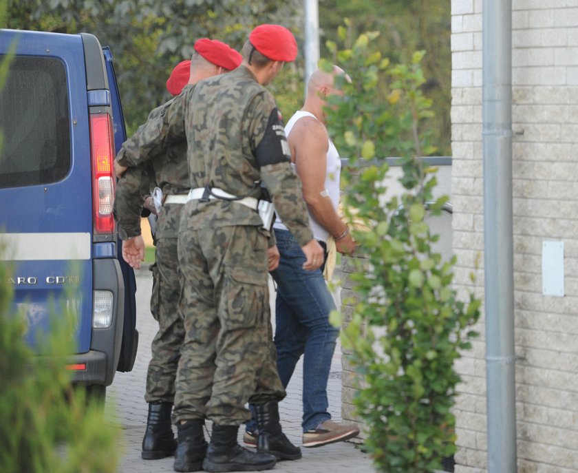 Proces syna słynnego generała odroczony. Pobił policjantów