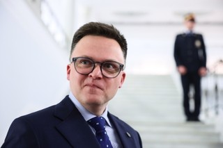 Marszałek Hołownia najbardziej lubianym politykiem