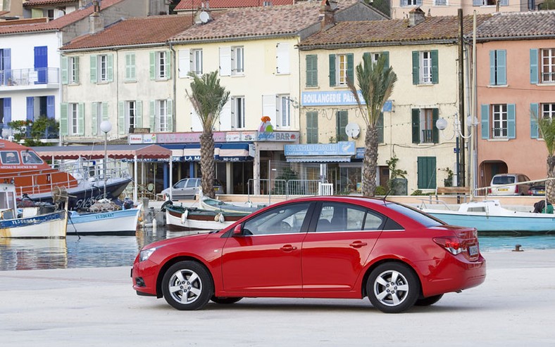 GM: Opel Insignia ST i Chevrolet Cruze -  ceny w Polsce (fotogaleria)