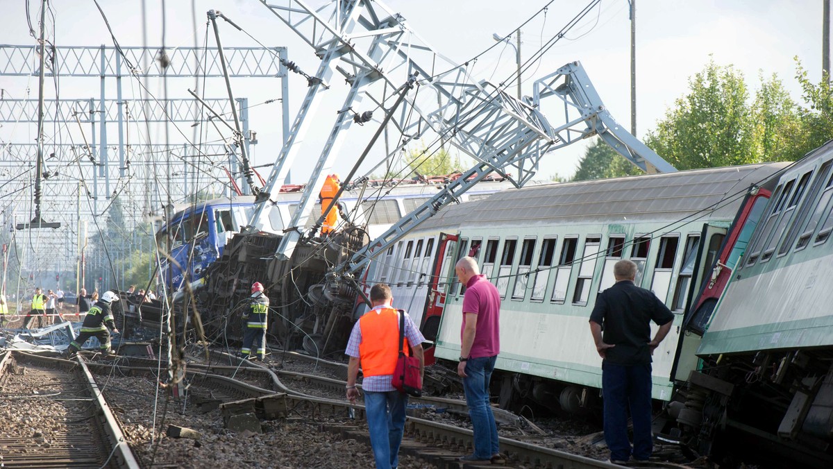 W piątek około 16:15 w miejscowości Baby koło Piotrkowa Trybunalskiego wykoleił się pociąg TLK relacji Warszawa-Katowice. Straż pożarna potwierdziła śmierć jednej osoby. Około 56 zostało rannych. Trzy ciężko ranne osoby przetransportowano do szpitali w Łodzi.