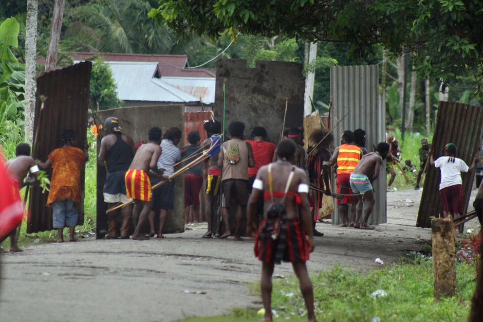 Sukobi lukovima i strelama u Indoneziji