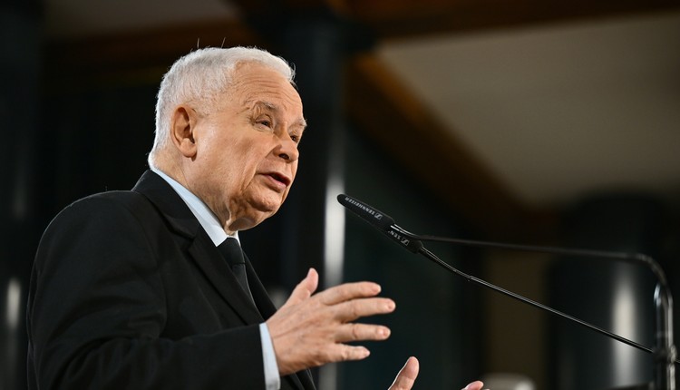 Kaczyński postawił szlaban". "Wchodząc w układ, odcinamy się od całego Zachodu"