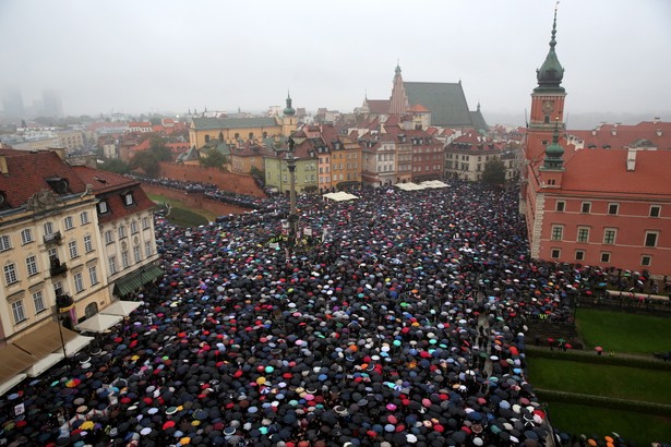 "Czarny poniedziałek" w Warszawie, PAP/Rafał Guz