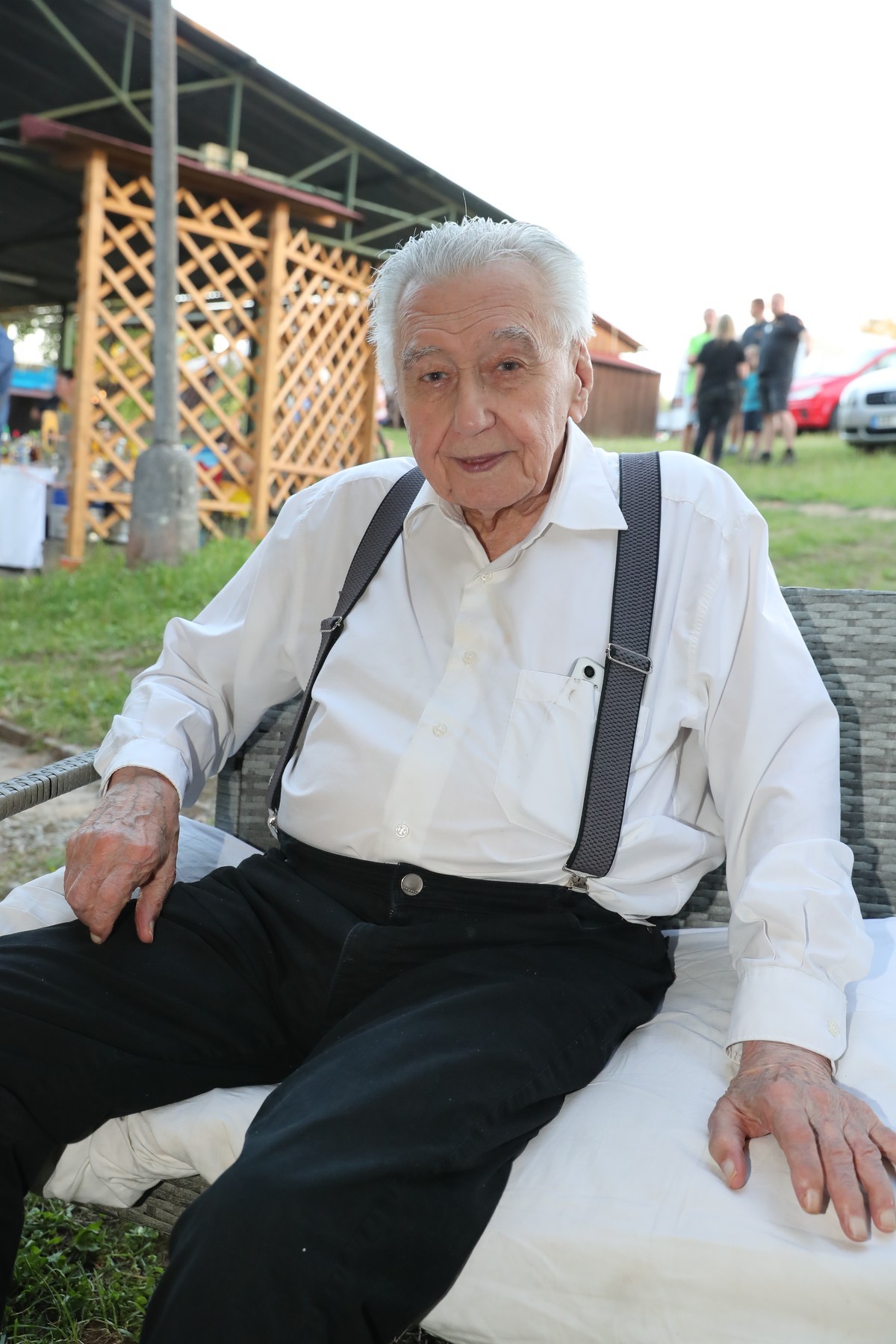 Český herec a spevák Josef Zíma.