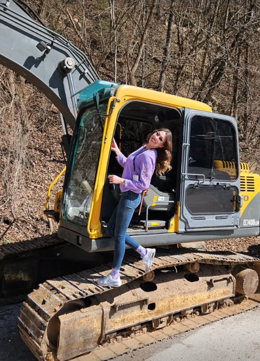 Milijana Bogdanović na bageru