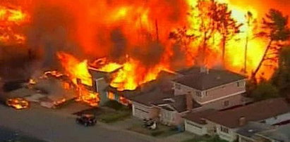 Potworny pożar trawi domy. Zdjęcia!