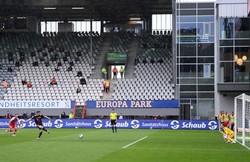 Robert Lewandowski w tym już jest lepszy od Gerda Muellera