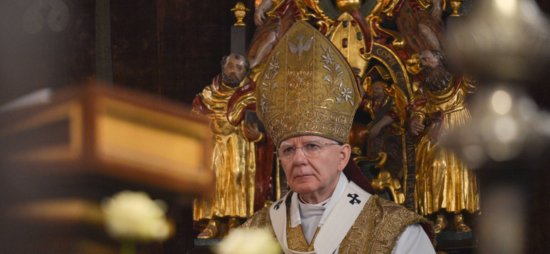 Abp Jędraszewski powie wiernym, jak walczyć z "tęczową zarazą"