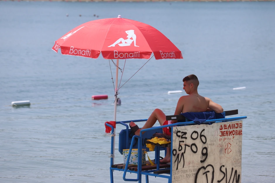 Spasilaca ima na svakom koraku.