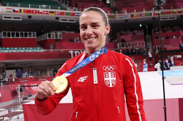Jovana Preković sa zlatom na olimpijskom postolju