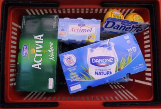 Danone wycofuje produkty z Rumunii. W mleku znaleziono rakotwórczą substancję