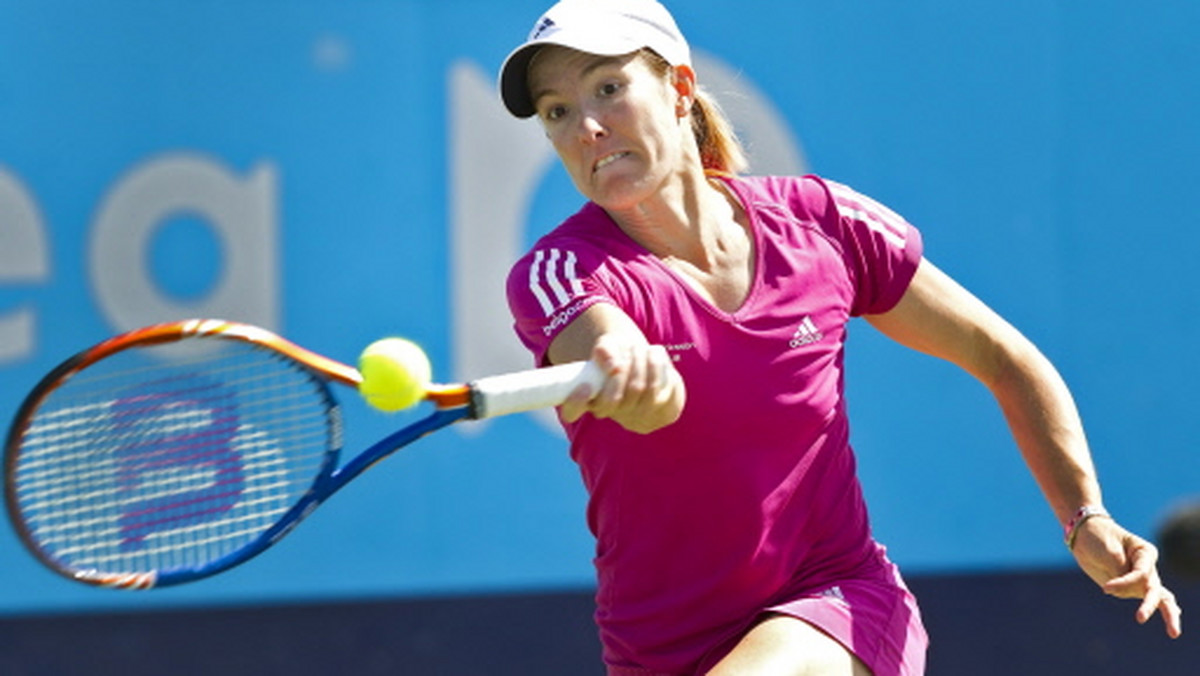 Justine Henin nie wystąpi na kortach Flushing Meadows. Powodem jest kontuzja łokcia, której Belgijka nabawiła się podczas wielkoszlemowego Wimbledonu - poinformował "China Daily".