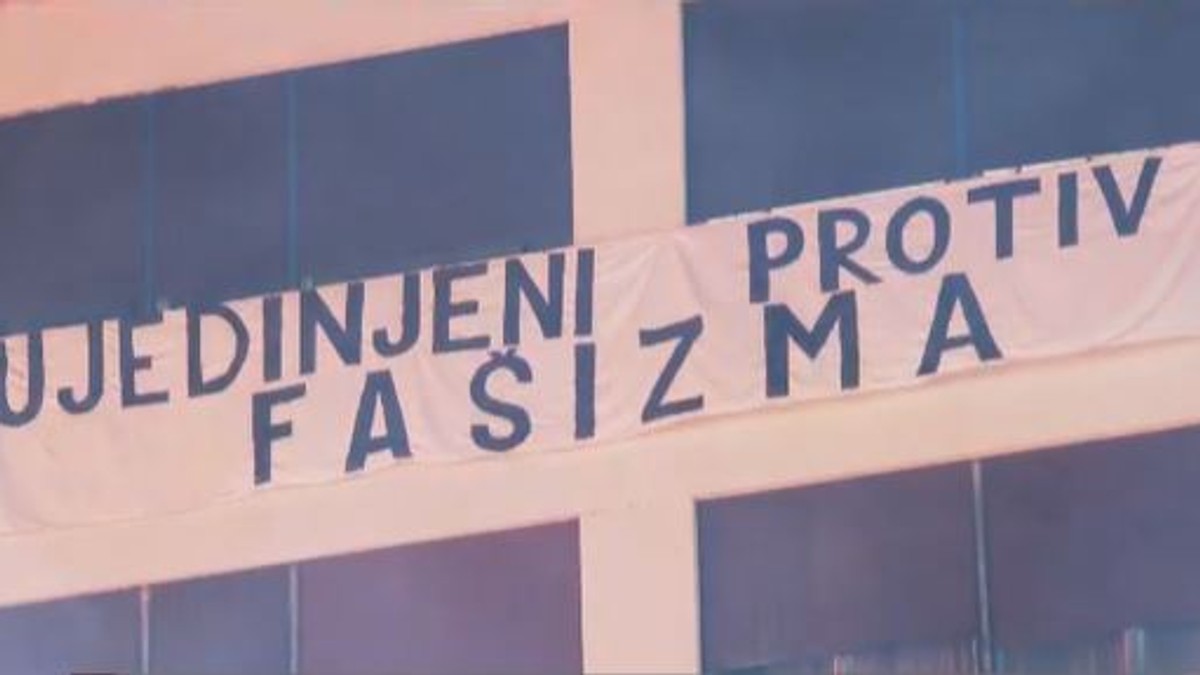 Transparent na zgradi u Zagrebu tokom dočeka rukometaša