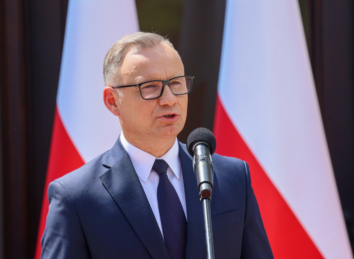 Którym politykom ufają Polacy? Kandydaci na prezydenta poza podium [SONDAŻ]