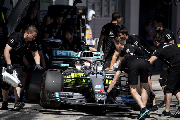 Hamilton cofnięty o trzy miejsca. Kubica najwolniejszy w kwalifikacjach do Grand Prix Austrii