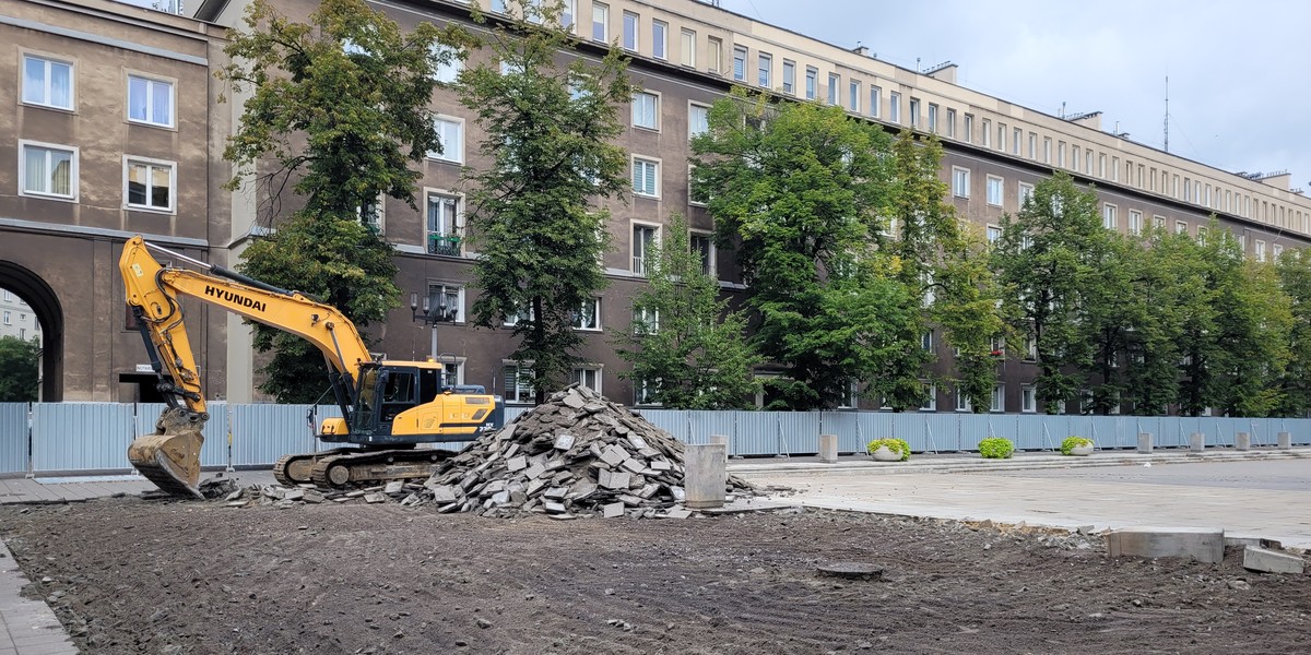 W centrum zieleńca znajdzie się ogromna rabata różana. Posadzonych zostanie aż 1260 sztuk krzewów!