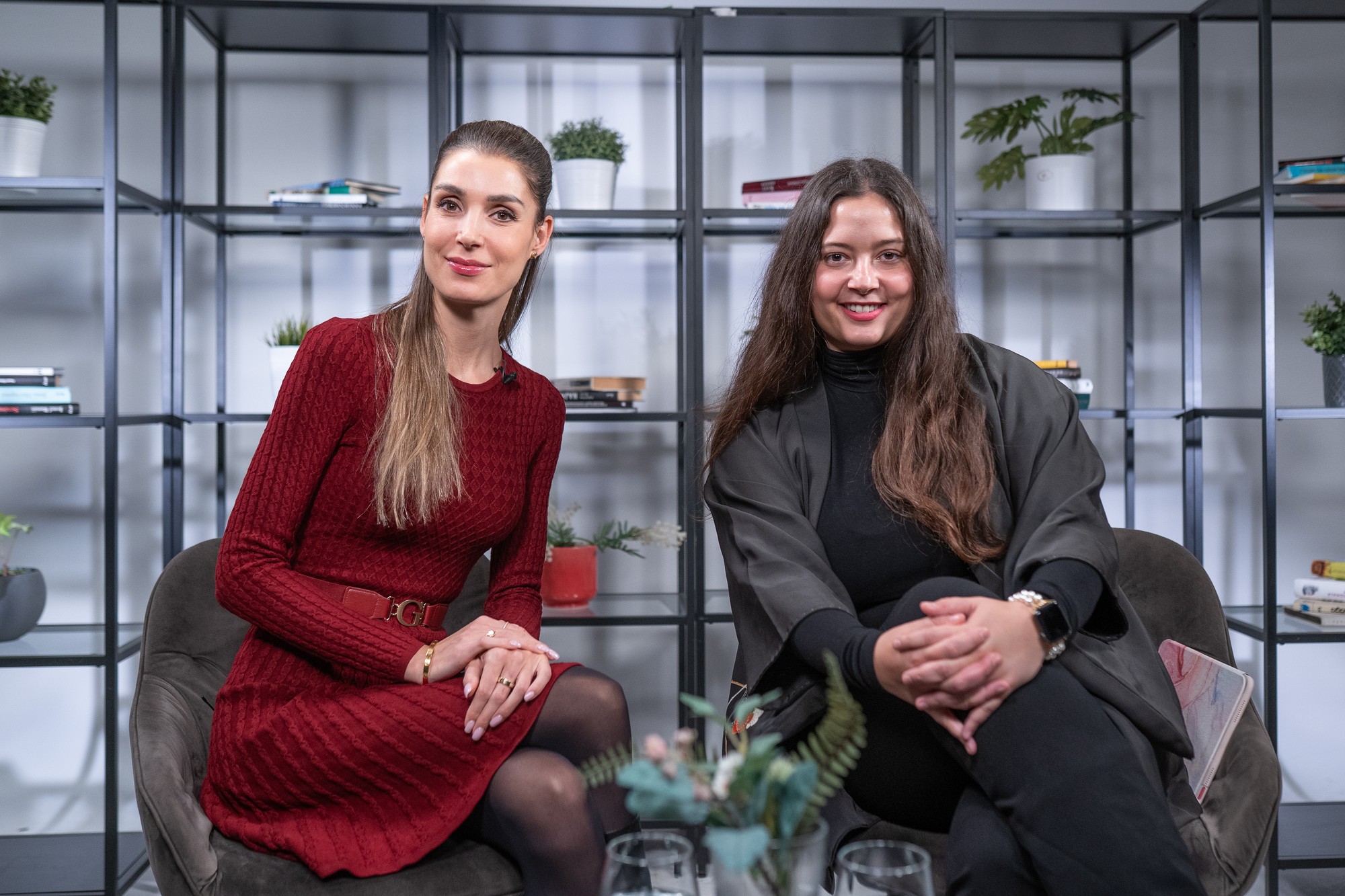 Moderátorka Simona Frantová a Teri Čikoš.