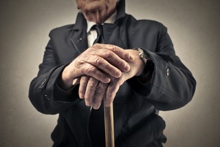 Emeryci padają ofiarą oszustw na masową skalę. 700 postępowań w prokuraturze