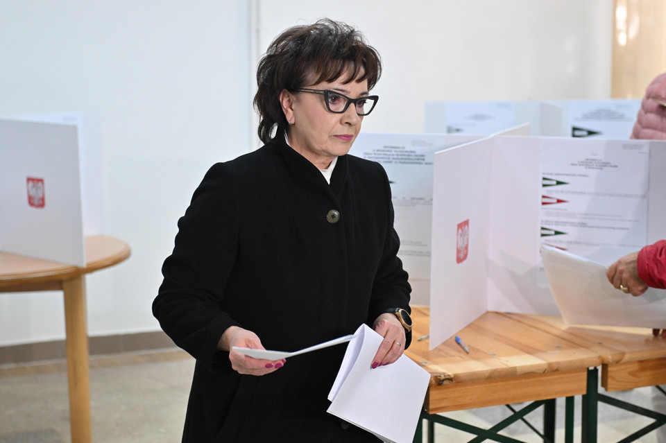 Marszałek Sejmu Elżbieta Witek zagłosowała w lokalu wyborczym w Hufcu ZHP w Jaworze