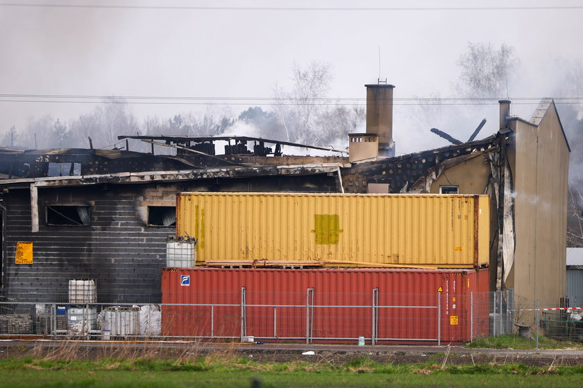 Pożar hali produkcyjnej w Studzienicach