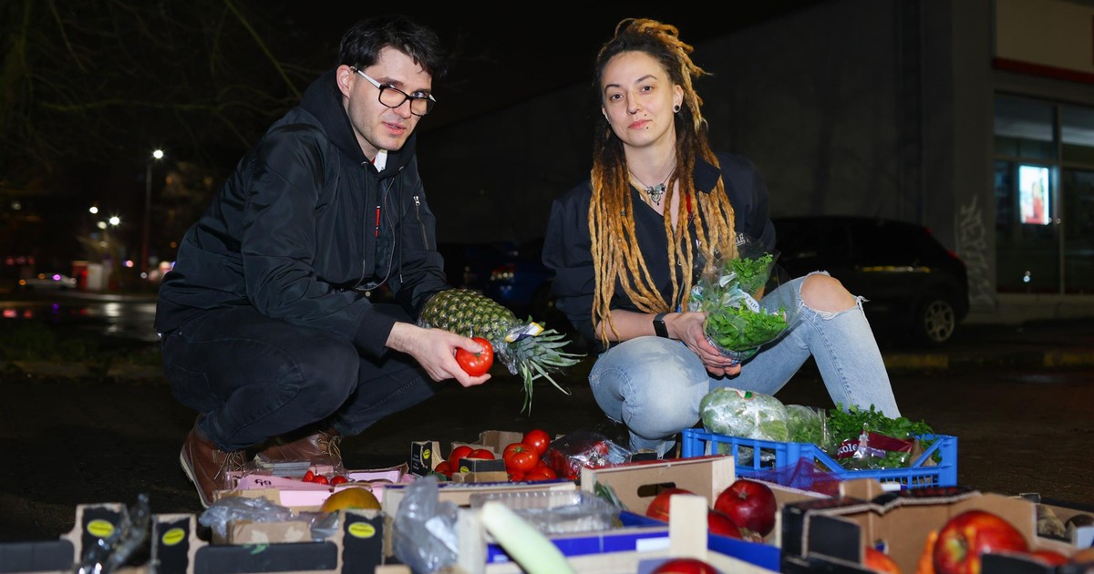 W jedną noc zabraliśmy ze sklepowego śmietnika 30 kg dobrego jedzenia. Żal byłoby wyrzucić