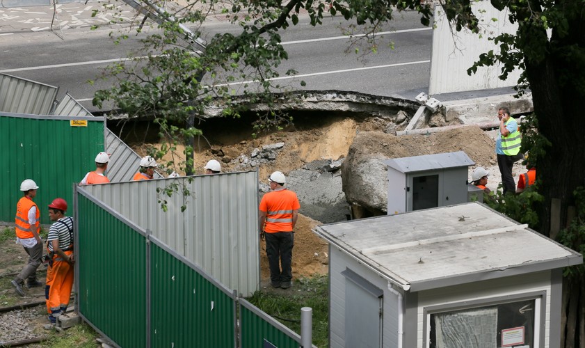 Zapadła się ulica Targowa w Warszawie
