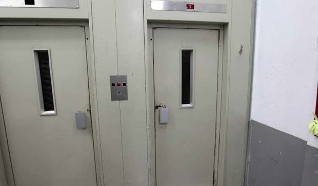 Zaglavljen lift 01_100618_RAS foto Petra Dimitrijevic