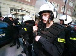 Policjanci nauczą się dobrych manier