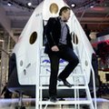 Elon Musk znów zaskakuje. Wyśle dwóch kosmicznych turystów w lot "poza Księżyc"