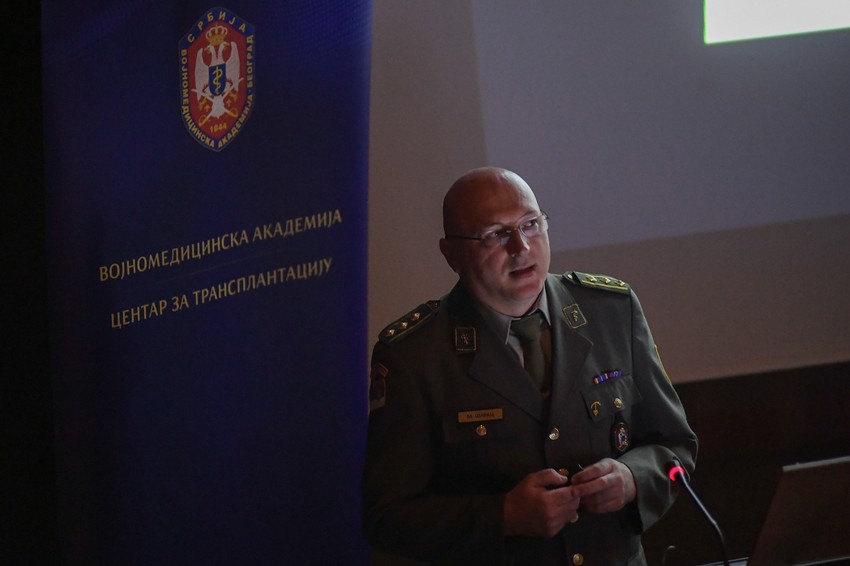 Pukovnik prof. dr Momir Šarac govorio je o hirurškim aspektima kadaverične transplantacije jetre