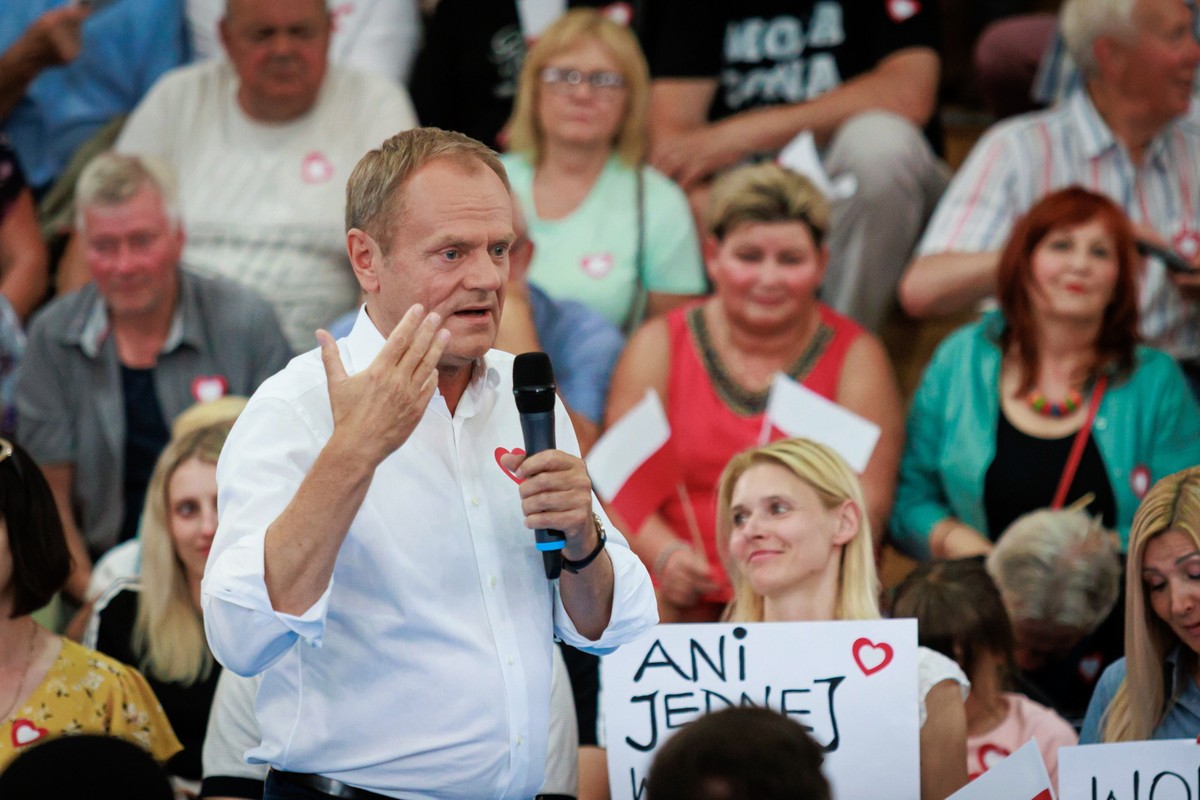 Donald Tusk na spotkaniu z sympatykami KO